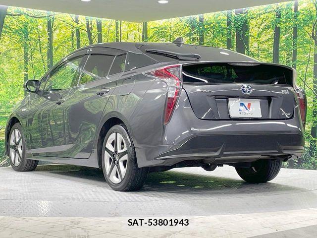 Toyota PRIUS 2015-12 8881682-17