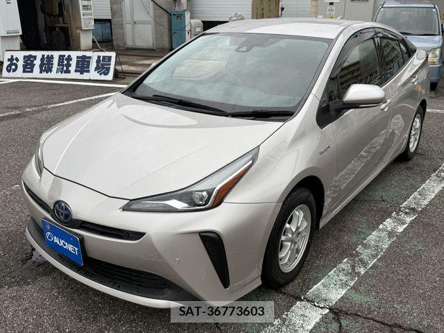Toyota PRIUS 2019-08 8881680-0