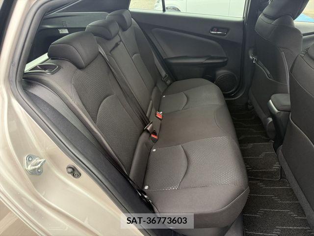Toyota PRIUS 2019-08 8881680-10