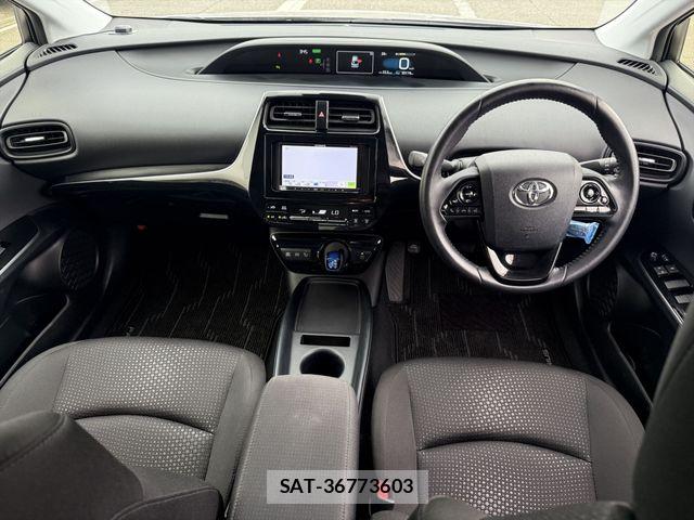 Toyota PRIUS 2019-08 8881680-11