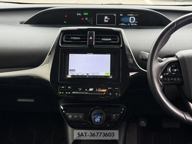 Toyota PRIUS 2019-08 8881680-14