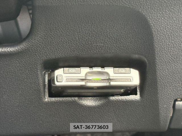 Toyota PRIUS 2019-08 8881680-19