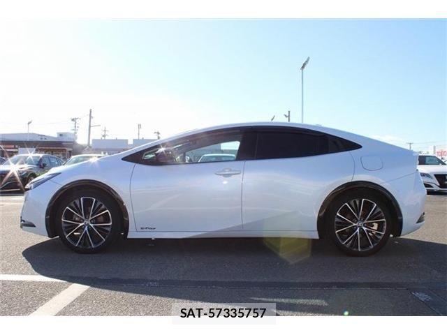 Toyota PRIUS 2023-09 8884218-12