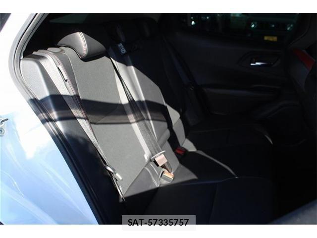 Toyota PRIUS 2023-09 8884218-16