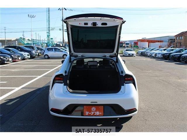Toyota PRIUS 2023-09 8884218-18