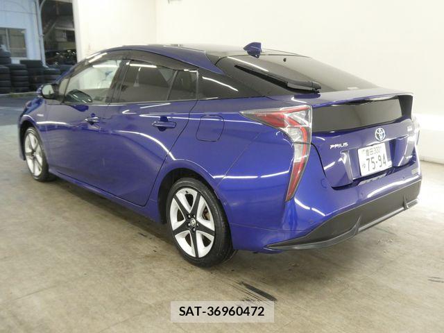 Toyota PRIUS 2016-07 8884219-1
