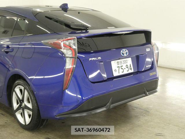 Toyota PRIUS 2016-07 8884219-8