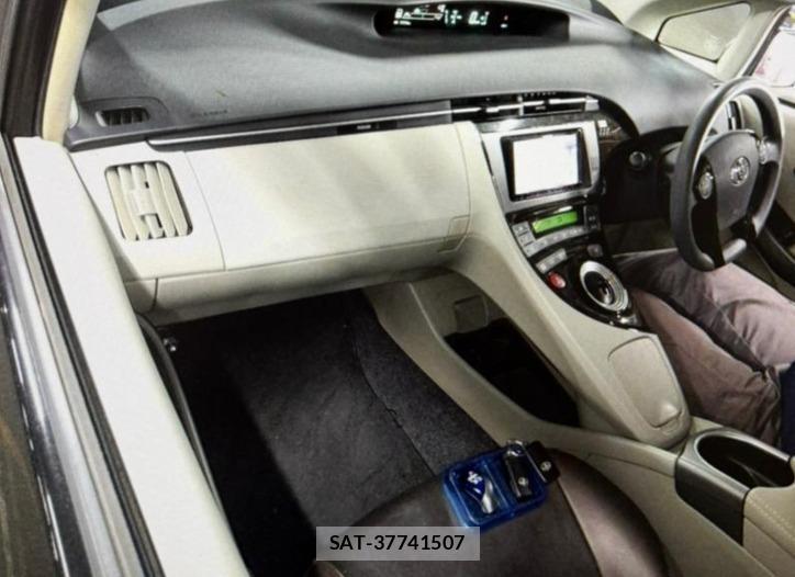 Toyota PRIUS 2013 4031053-4