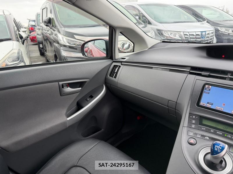 Toyota PRIUS 2011-03 1297042-22