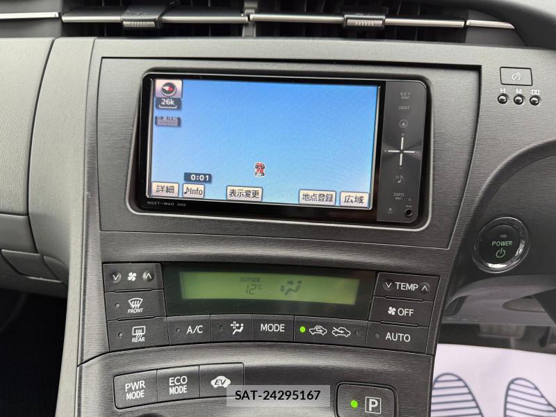 Toyota PRIUS 2011-03 1297042-24