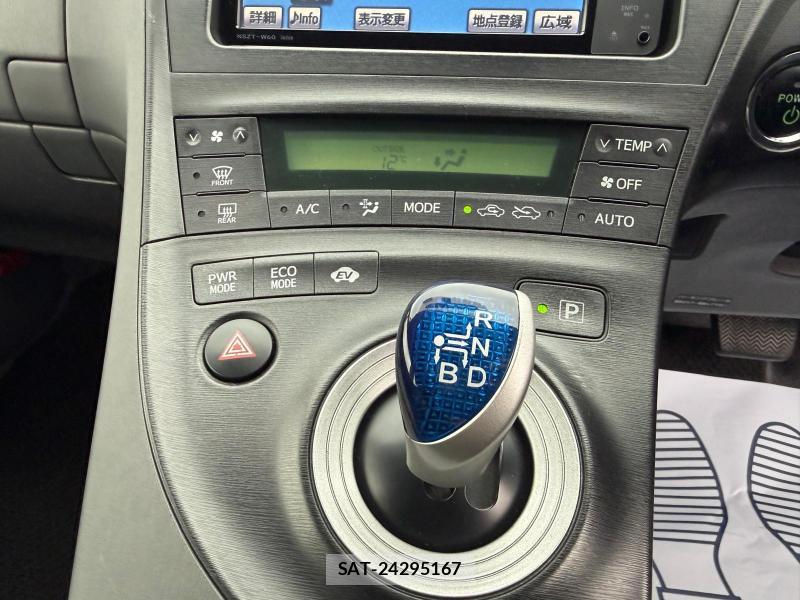 Toyota PRIUS 2011-03 1297042-26