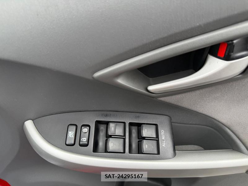 Toyota PRIUS 2011-03 1297042-27