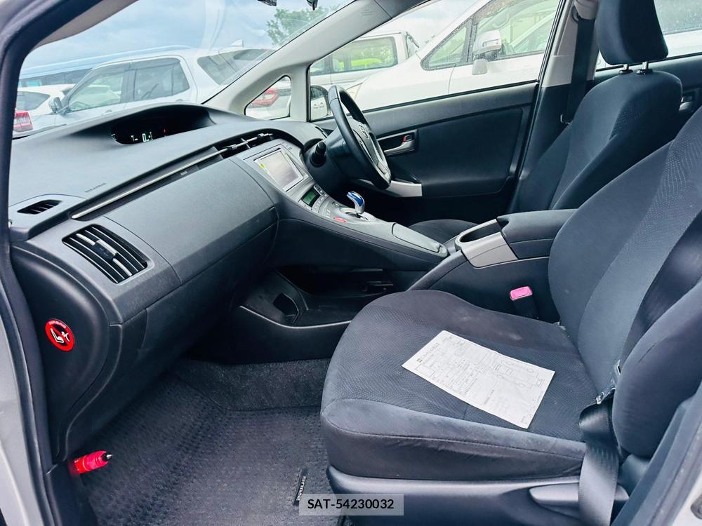 Toyota PRIUS 2012 6904588-10