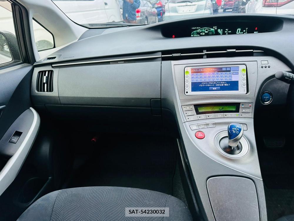 Toyota PRIUS 2012 6904588-16
