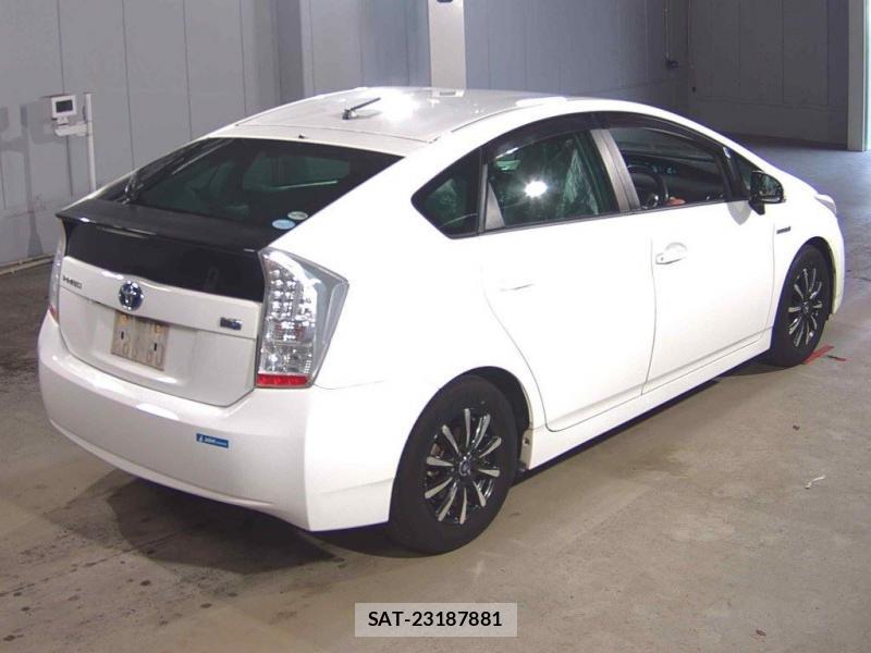 Toyota PRIUS 2010-06 7613152-1