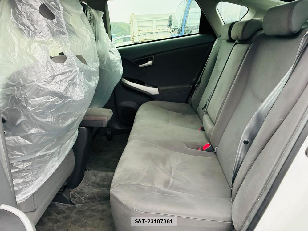 Toyota PRIUS 2010-06 7613152-9