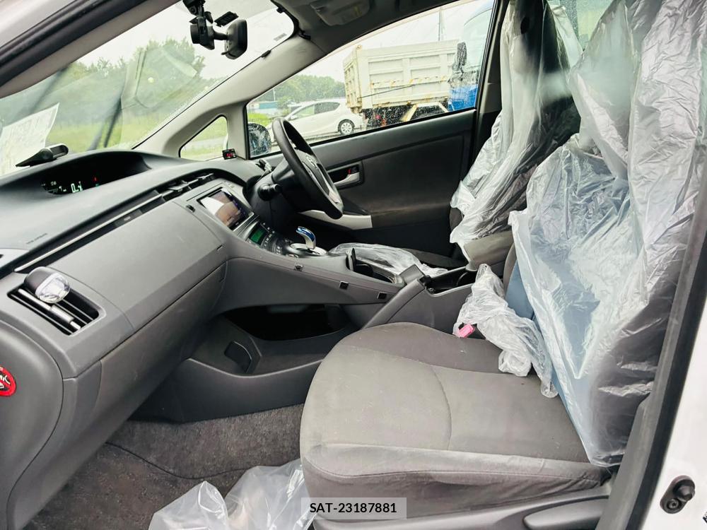 Toyota PRIUS 2010-06 7613152-10
