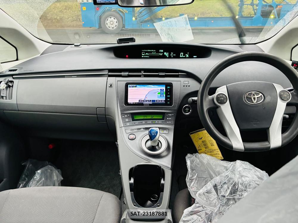 Toyota PRIUS 2010-06 7613152-12