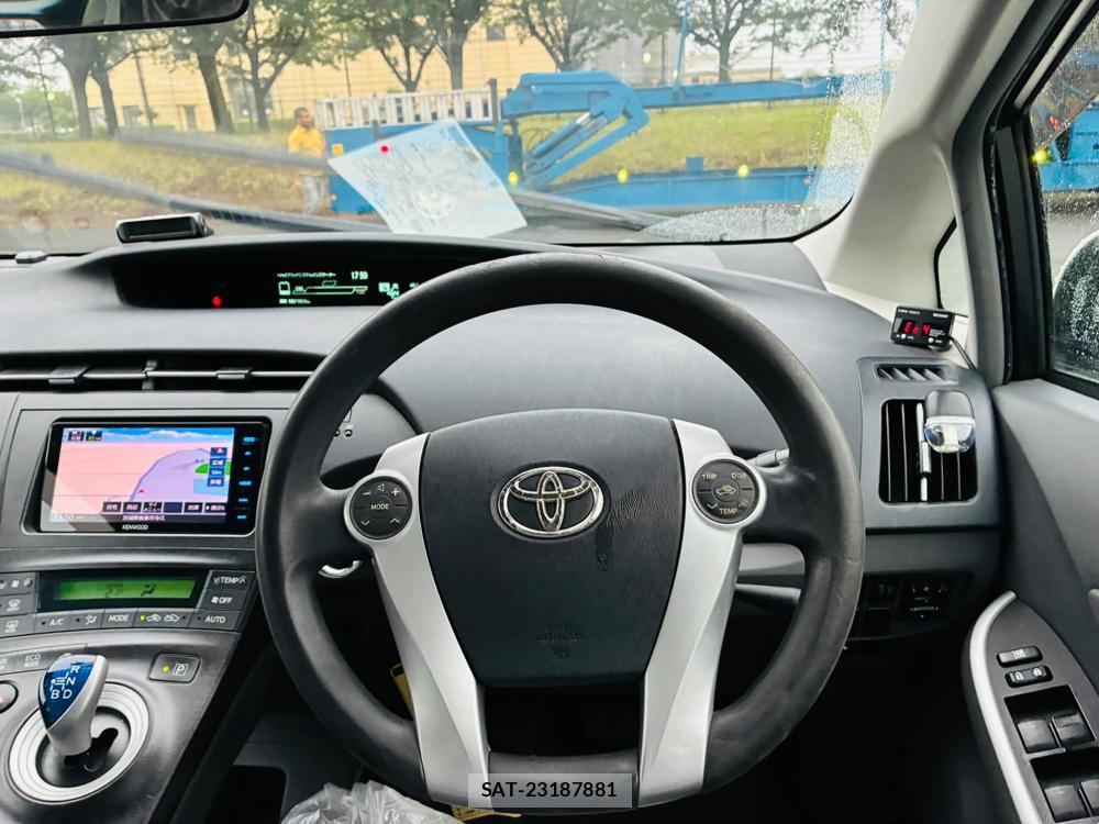 Toyota PRIUS 2010-06 7613152-13
