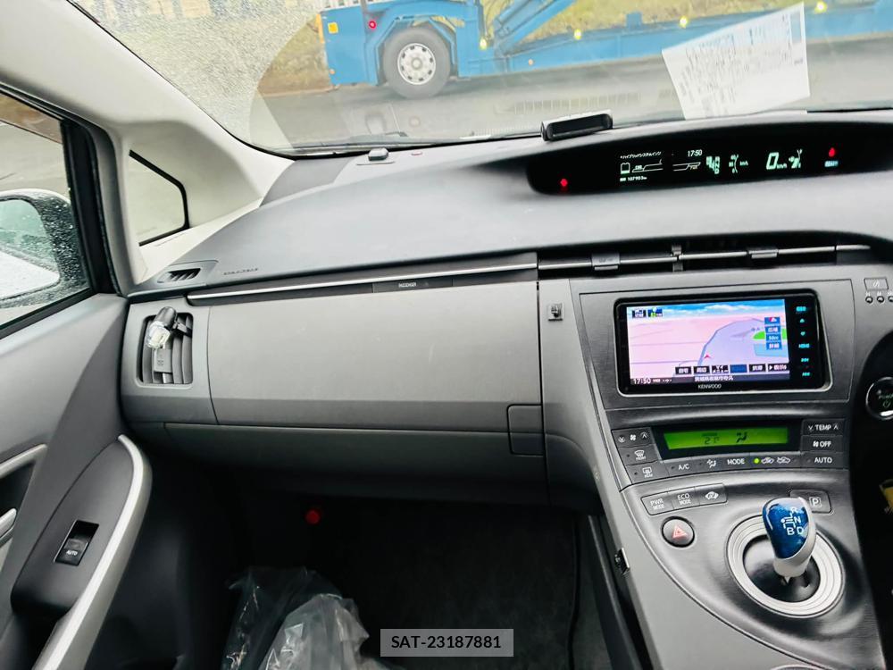 Toyota PRIUS 2010-06 7613152-16