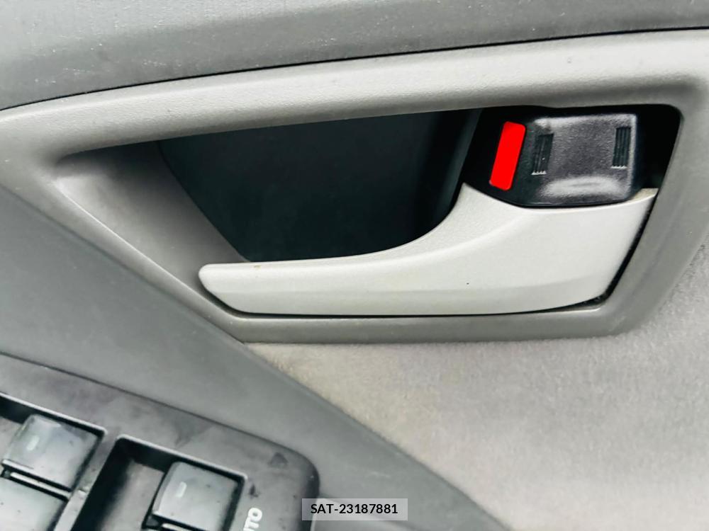 Toyota PRIUS 2010-06 7613152-19