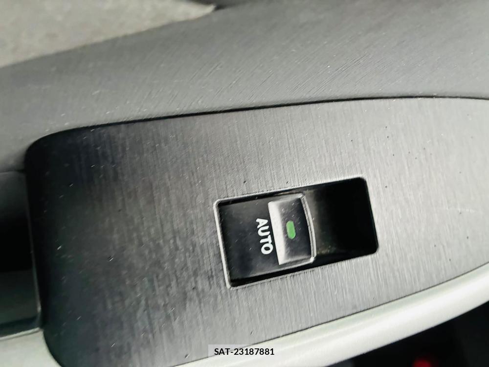 Toyota PRIUS 2010-06 7613152-22