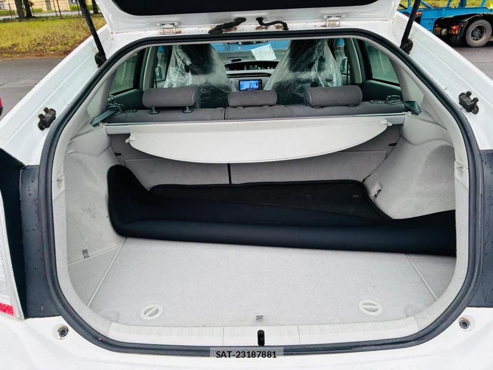 Toyota PRIUS 2010-06 7613152-24