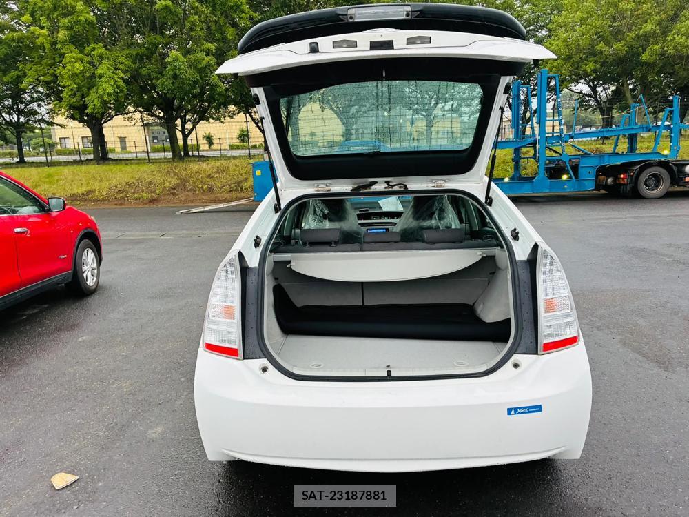 Toyota PRIUS 2010-06 7613152-25