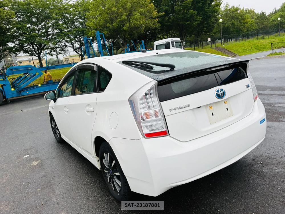 Toyota PRIUS 2010-06 7613152-2