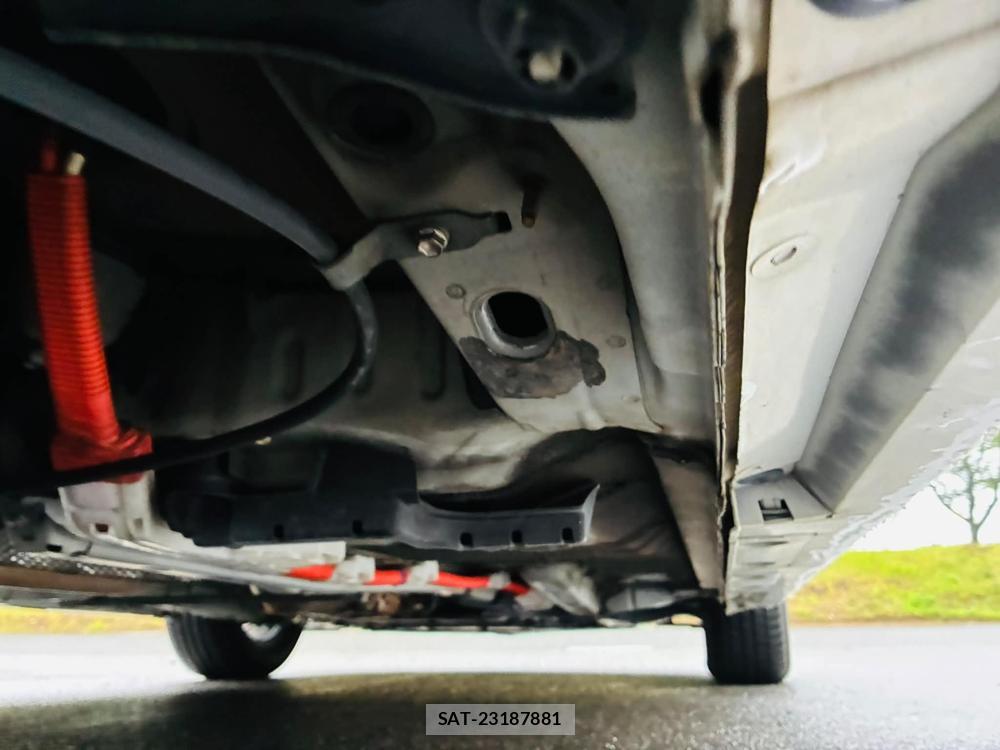 Toyota PRIUS 2010-06 7613152-36