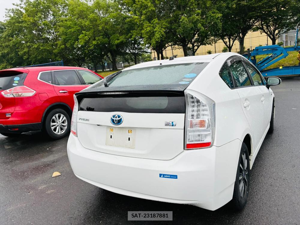 Toyota PRIUS 2010-06 7613152-4