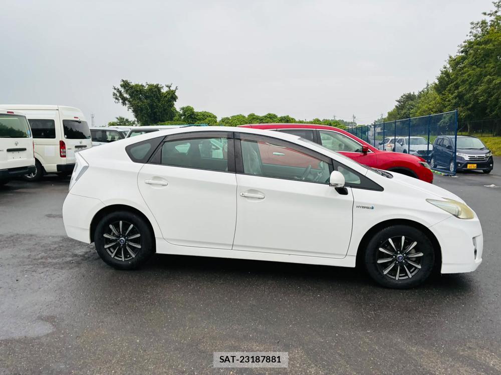 Toyota PRIUS 2010-06 7613152-5