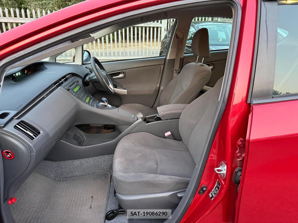Toyota PRIUS 2011-02 1797340-10