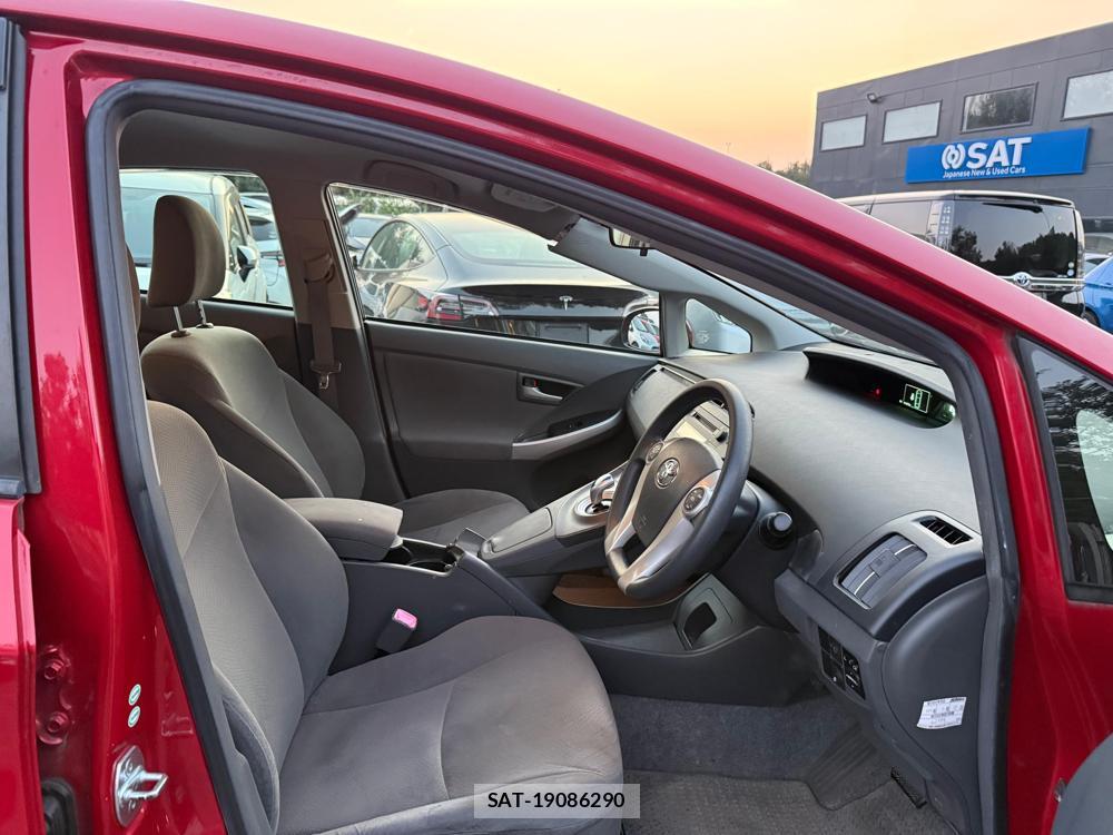 Toyota PRIUS 2011-02 1797340-11