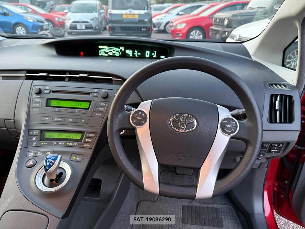 Toyota PRIUS 2011-02 1797340-14