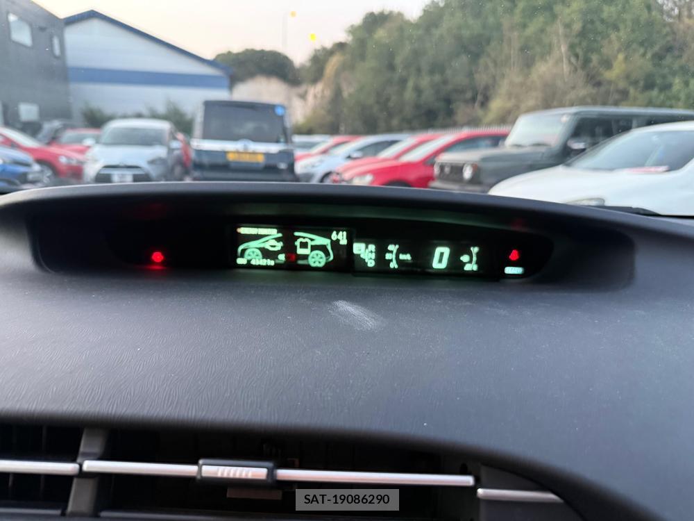 Toyota PRIUS 2011-02 1797340-17