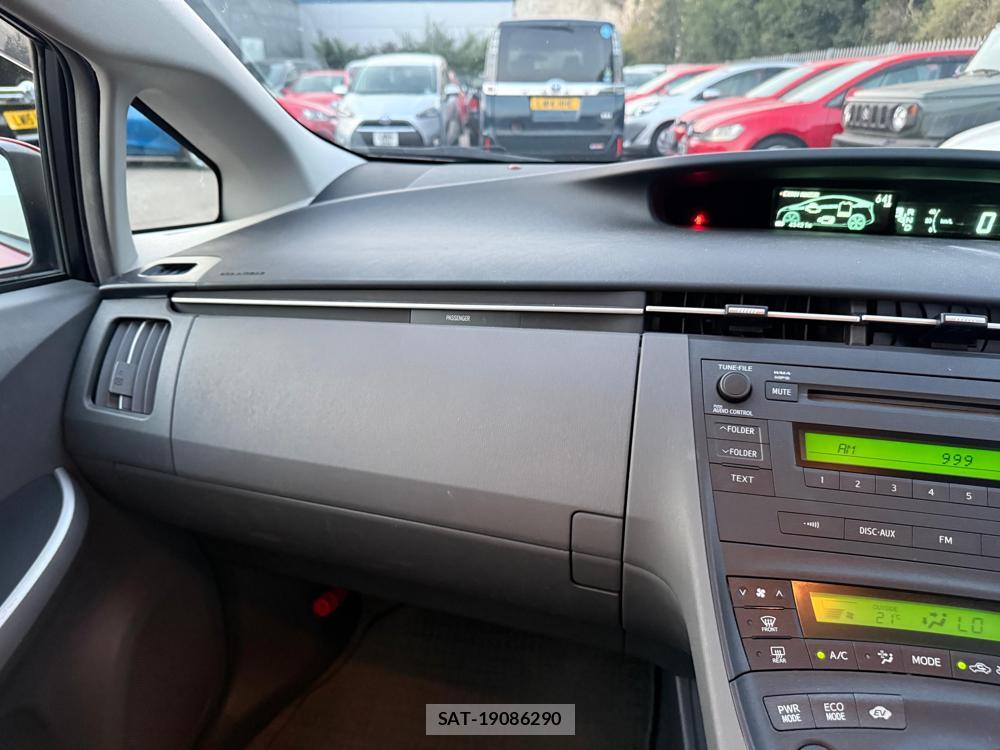 Toyota PRIUS 2011-02 1797340-22
