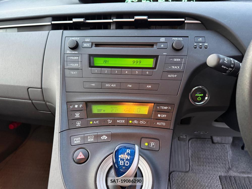 Toyota PRIUS 2011-02 1797340-24