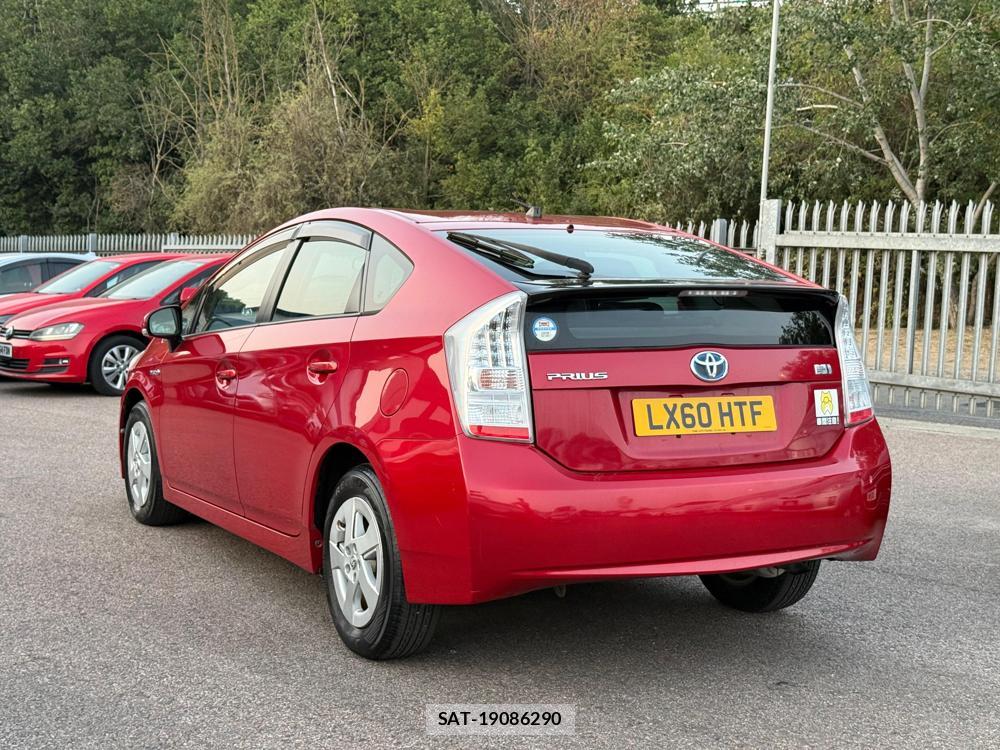 Toyota PRIUS 2011-02 1797340-2