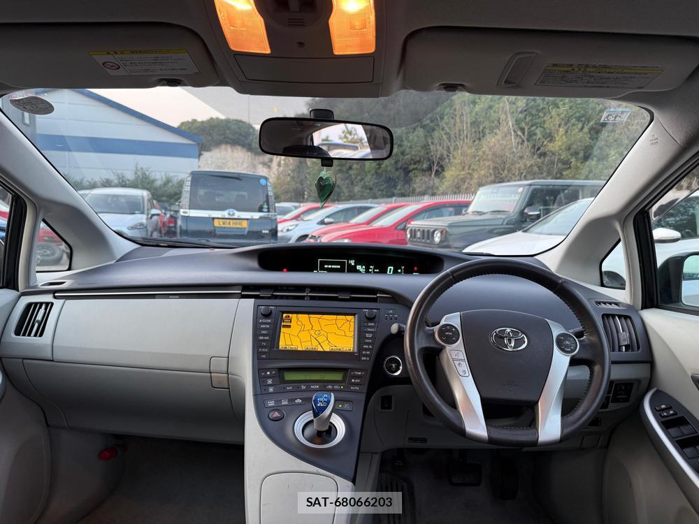Toyota PRIUS 2010-12 1295222-12