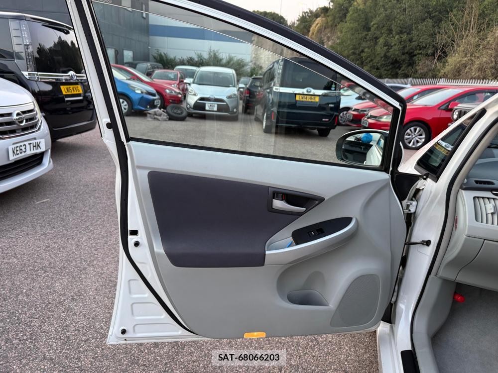 Toyota PRIUS 2010-12 1295222-23