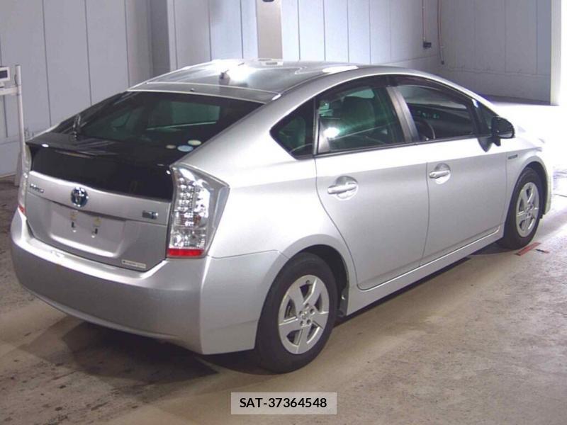 Toyota  2011-06 8112290-1