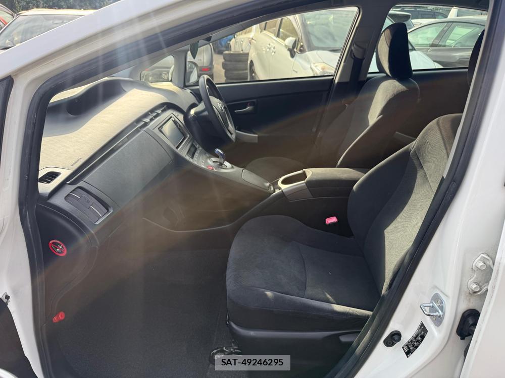 Toyota PRIUS 2012-03 1797345-10
