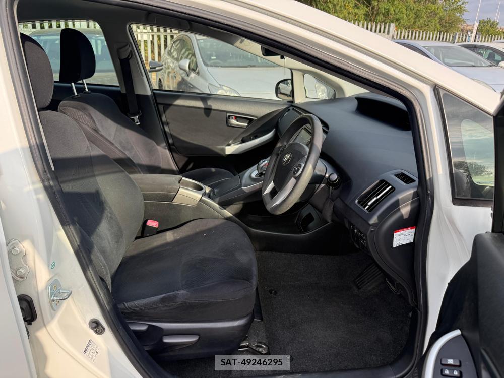 Toyota PRIUS 2012-03 1797345-11