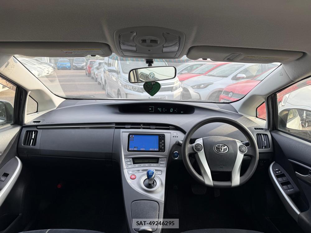Toyota PRIUS 2012-03 1797345-12