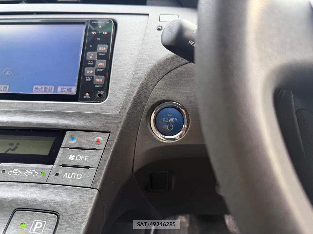 Toyota PRIUS 2012-03 1797345-20