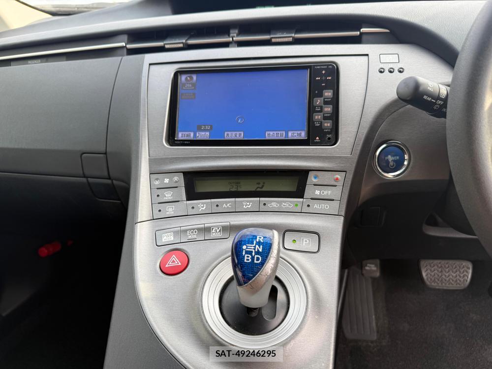 Toyota PRIUS 2012-03 1797345-23