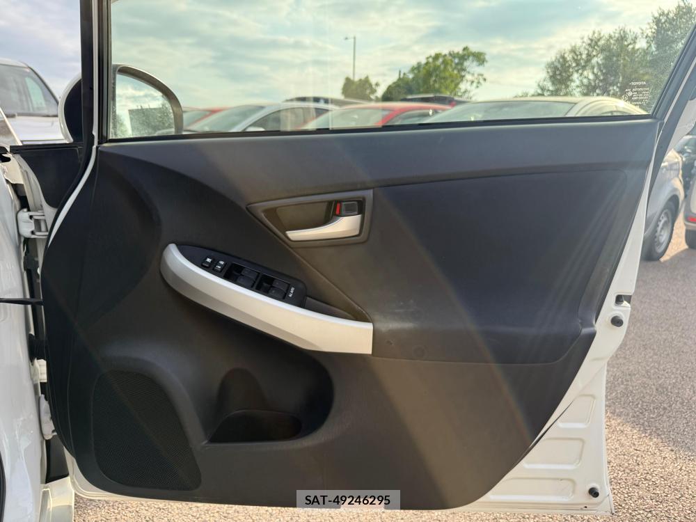 Toyota PRIUS 2012-03 1797345-29