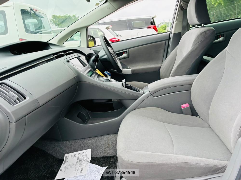 Toyota PRIUS 2011-06 8112290-10