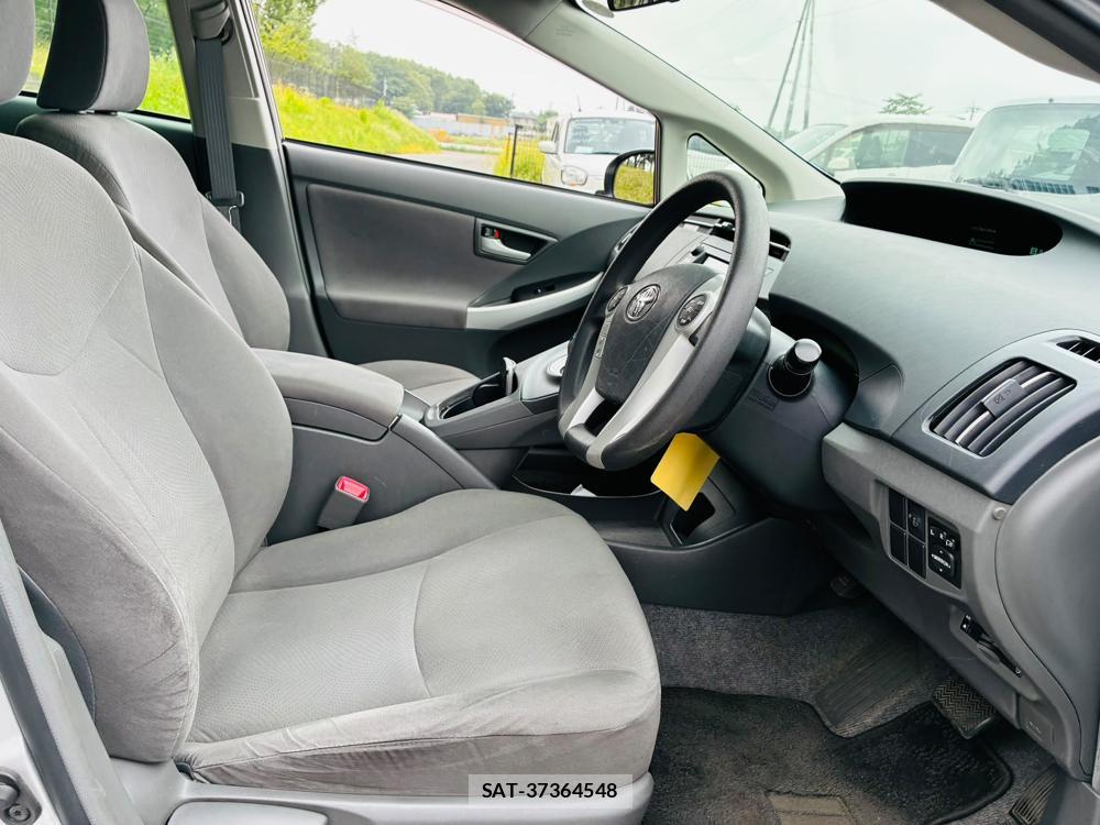 Toyota PRIUS 2011-06 8112290-11